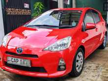 Toyota AQUA GRADE 2013 Car