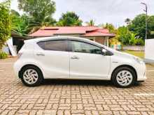 https://riyasewana.com/uploads/toyota-aqua-limited-2014-299513612833.jpg