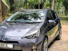 https://riyasewana.com/uploads/toyota-aqua-limited-220025372.jpg