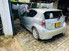 https://riyasewana.com/uploads/toyota-aqua-nhp-10-2013-611344712313.jpg