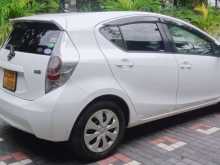 https://riyasewana.com/uploads/toyota-aqua-nhp10-171329285003.jpg
