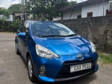 Toyota Aqua Prius C 2013 Car