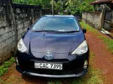 Toyota Aqua Prius C 2014 Car