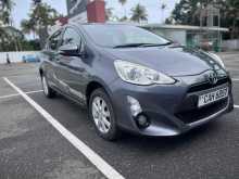 https://riyasewana.com/uploads/toyota-aqua-prius-314242622882.jpg