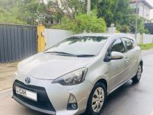 Toyota Aqua S Limited 2013 Car