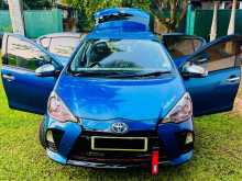 Toyota AQUA S Grade 2013 Car