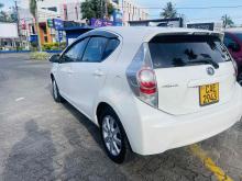 https://riyasewana.com/uploads/toyota-aqua-s-1111015724191.jpg