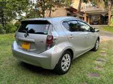 https://riyasewana.com/uploads/toyota-aqua-s-1118243022293.jpg