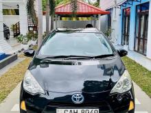 https://riyasewana.com/uploads/toyota-aqua-s-118143224801.jpg