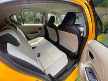 https://riyasewana.com/uploads/toyota-aqua-s-1210330517765.jpg