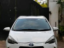 Toyota Aqua S Limited 2012 Car