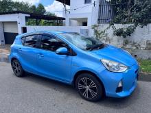 Toyota Aqua S Grade 2012 Car