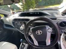 https://riyasewana.com/uploads/toyota-aqua-s-15635124842.jpg