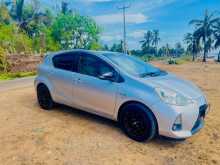 https://riyasewana.com/uploads/toyota-aqua-s-159514722303.jpg