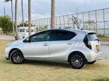 https://riyasewana.com/uploads/toyota-aqua-s-1623072424403.jpg