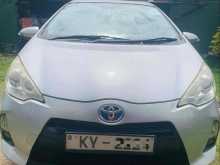 https://riyasewana.com/uploads/toyota-aqua-s-169584622842.jpg