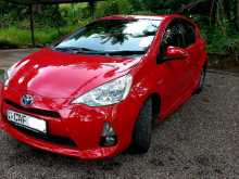 Toyota AQUA S 2013 Car