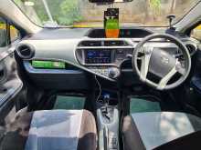 https://riyasewana.com/uploads/toyota-aqua-s-191047384553.jpg