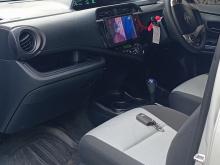 https://riyasewana.com/uploads/toyota-aqua-s-1921095017826.jpg