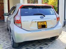 https://riyasewana.com/uploads/toyota-aqua-s-1933146484.jpg