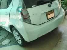 https://riyasewana.com/uploads/toyota-aqua-s-2006104012.jpg