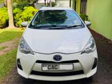 https://riyasewana.com/uploads/toyota-aqua-s-2012-112444512512.jpg