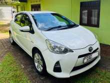 Toyota Aqua S Limited 2012 Car
