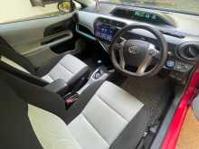 https://riyasewana.com/uploads/toyota-aqua-s-2012-1217203012622.jpg