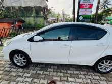 https://riyasewana.com/uploads/toyota-aqua-s-2012-129303312802.jpg