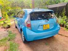 https://riyasewana.com/uploads/toyota-aqua-s-2012-1917330212612.jpg