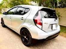 https://riyasewana.com/uploads/toyota-aqua-s-2012-211412712024.jpg