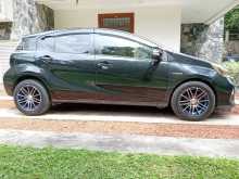https://riyasewana.com/uploads/toyota-aqua-s-2012-2311495012603.jpg