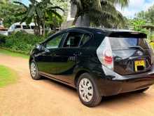 https://riyasewana.com/uploads/toyota-aqua-s-2012-512355213002.jpg