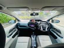 https://riyasewana.com/uploads/toyota-aqua-s-2013-127574512643.jpg