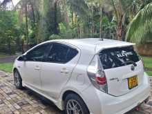 https://riyasewana.com/uploads/toyota-aqua-s-2013-158575712452.jpg