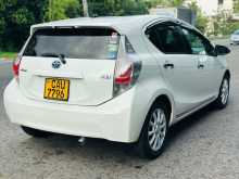 https://riyasewana.com/uploads/toyota-aqua-s-2013-16531612204.jpg