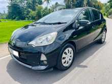 https://riyasewana.com/uploads/toyota-aqua-s-2013-2213275912372.jpg