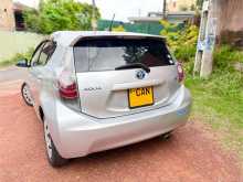 https://riyasewana.com/uploads/toyota-aqua-s-2013-28392912592.jpg