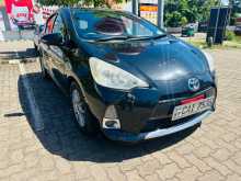 https://riyasewana.com/uploads/toyota-aqua-s-2013-2914400412333.jpg