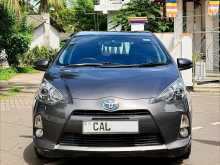 Toyota Aqua S Limited 2013 Car