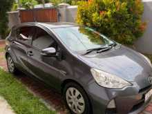 Toyota Aqua S Limited 2013 Car