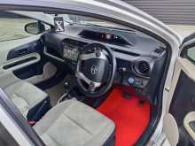 https://riyasewana.com/uploads/toyota-aqua-s-2013-622000212864.jpg