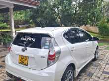 https://riyasewana.com/uploads/toyota-aqua-s-2013-79353412912.jpg