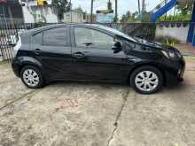 https://riyasewana.com/uploads/toyota-aqua-s-2013-813395312353.jpg