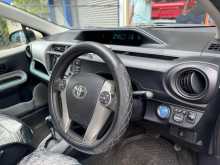 https://riyasewana.com/uploads/toyota-aqua-s-2013-813395312872.jpg