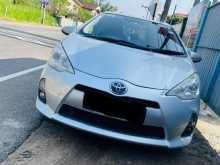 https://riyasewana.com/uploads/toyota-aqua-s-2013-96520312872.jpg