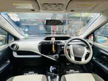 https://riyasewana.com/uploads/toyota-aqua-s-2014-1115311512423.jpg