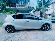 https://riyasewana.com/uploads/toyota-aqua-s-2014-114160412804.jpg