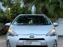 https://riyasewana.com/uploads/toyota-aqua-s-2014-1218593912263.jpg