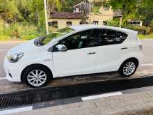 https://riyasewana.com/uploads/toyota-aqua-s-2014-149311012874.jpg